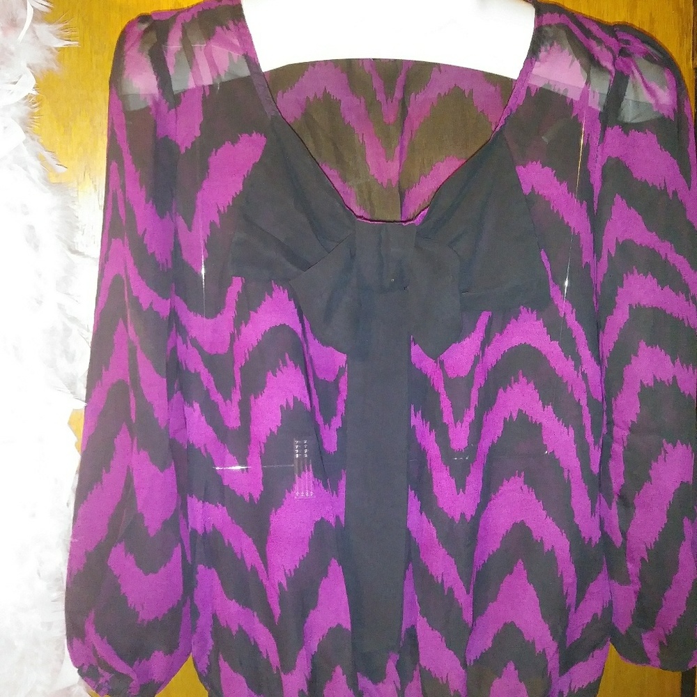 Beautiful Purple & Black Bow 🎀Top